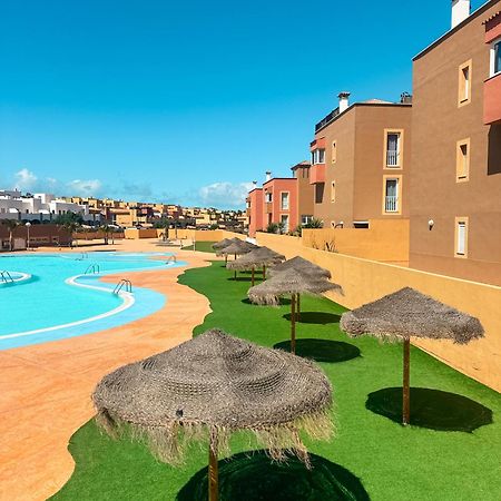 Apartamento Casa Bamboo Corralejo, Espacioso, Piscina Y Parking Luaran gambar