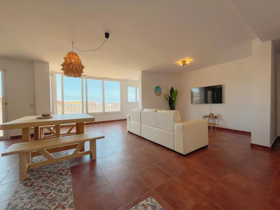 Apartamento Casa Bamboo Corralejo, Espacioso, Piscina Y Parking Luaran gambar
