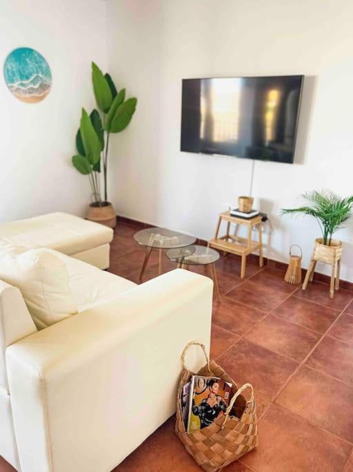 Apartamento Casa Bamboo Corralejo, Espacioso, Piscina Y Parking Luaran gambar