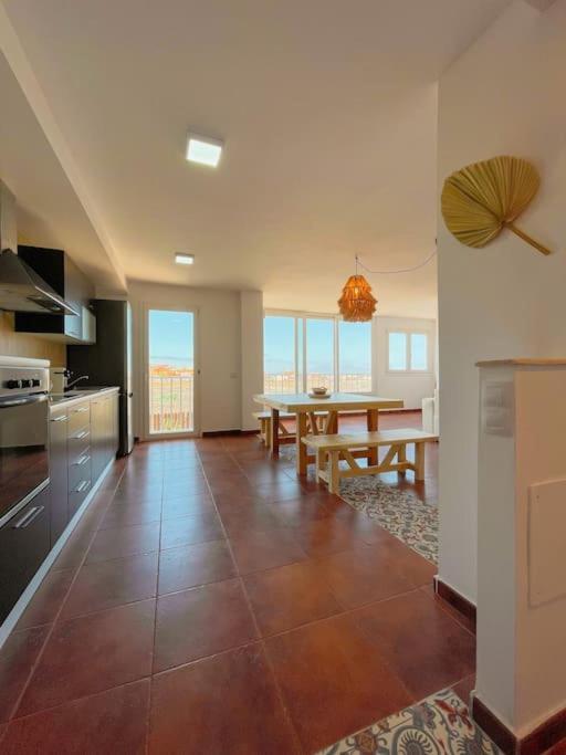Apartamento Casa Bamboo Corralejo, Espacioso, Piscina Y Parking Luaran gambar