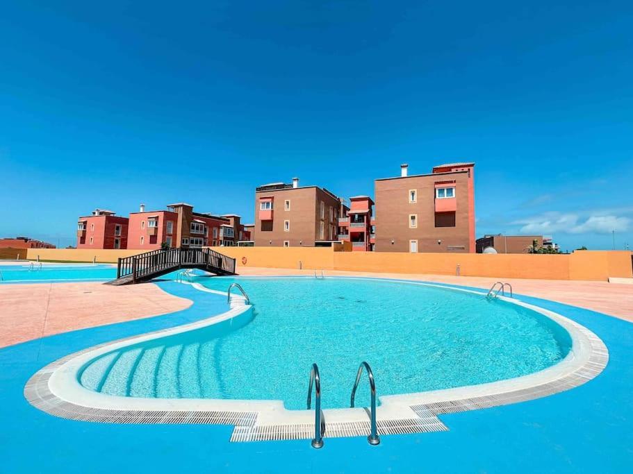 Apartamento Casa Bamboo Corralejo, Espacioso, Piscina Y Parking Luaran gambar